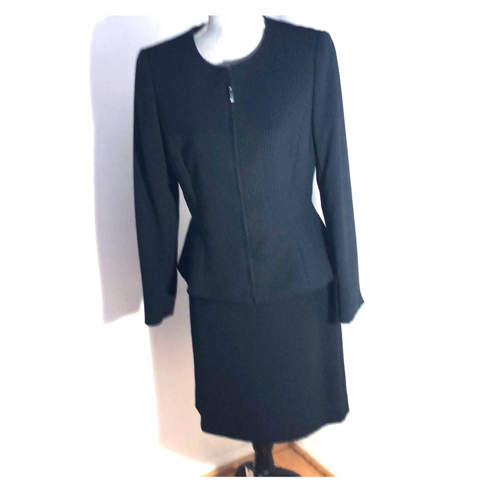 Beautiful Tahari, Black, pinstriped, suit.